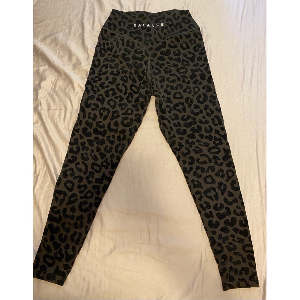 Balance Athletica Lux Pant - Panther - Picture 2 of 3